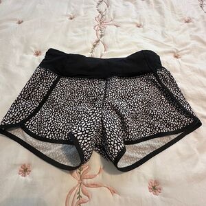 Lululemon size 4 Miss Mosaic Black and White lined running Shorts